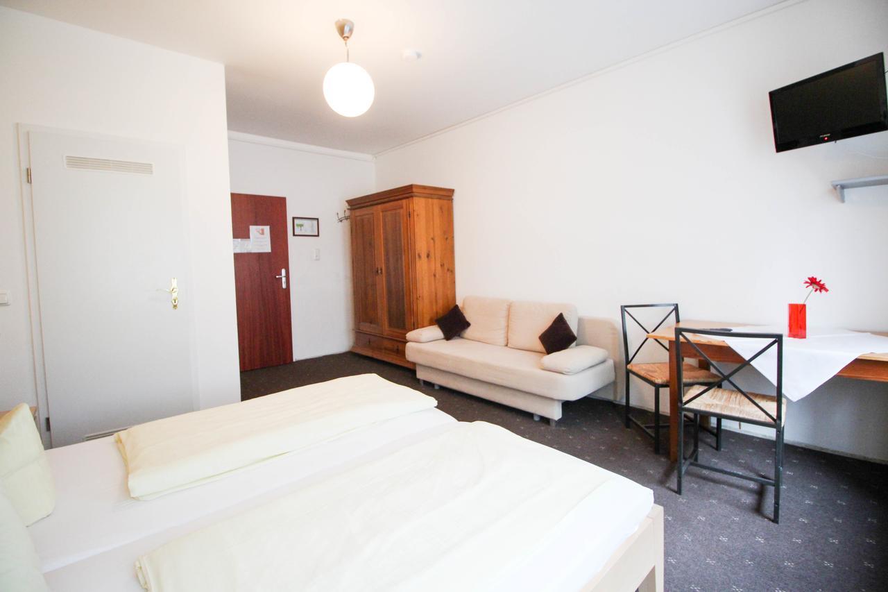 Hotel Pension Am Hauptbahnhof Munchen Bagian luar foto
