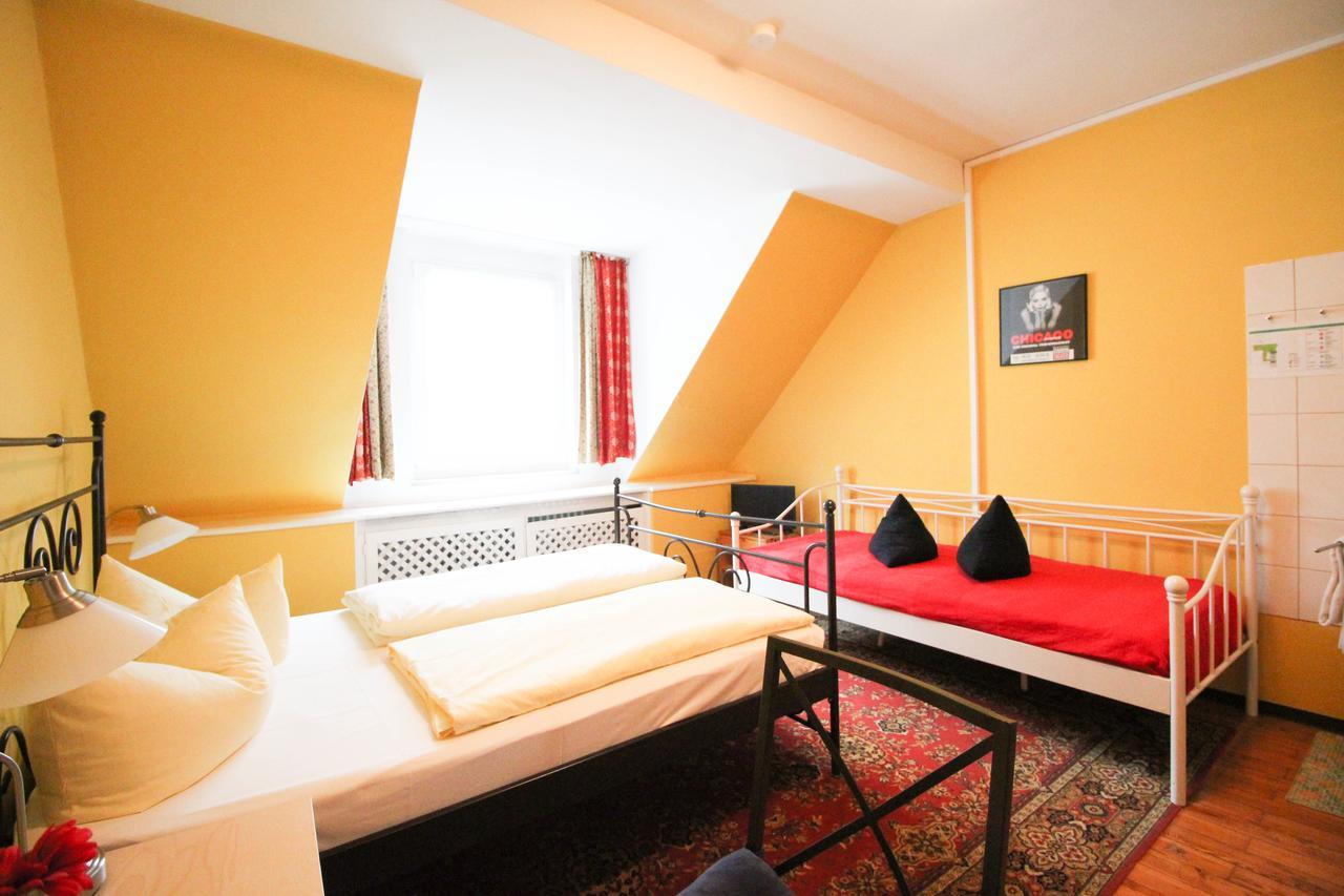 Hotel Pension Am Hauptbahnhof Munchen Bagian luar foto
