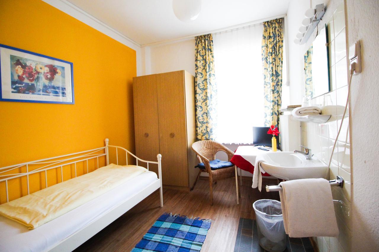 Hotel Pension Am Hauptbahnhof Munchen Bagian luar foto