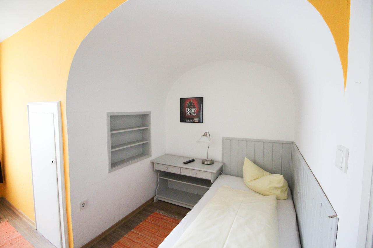 Hotel Pension Am Hauptbahnhof Munchen Bagian luar foto